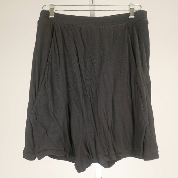 11 by Boris Bidjan Saberi black shorts - Picture 1 of 3